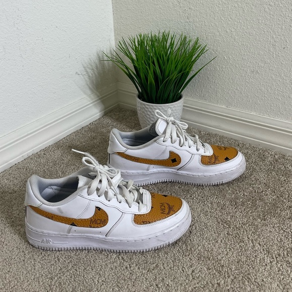 Custom AIRFORCES - Picture 2 of 2